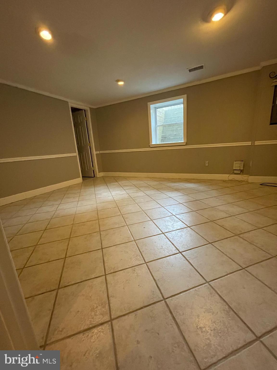 LAKE BRADDOCK - Residential Lease