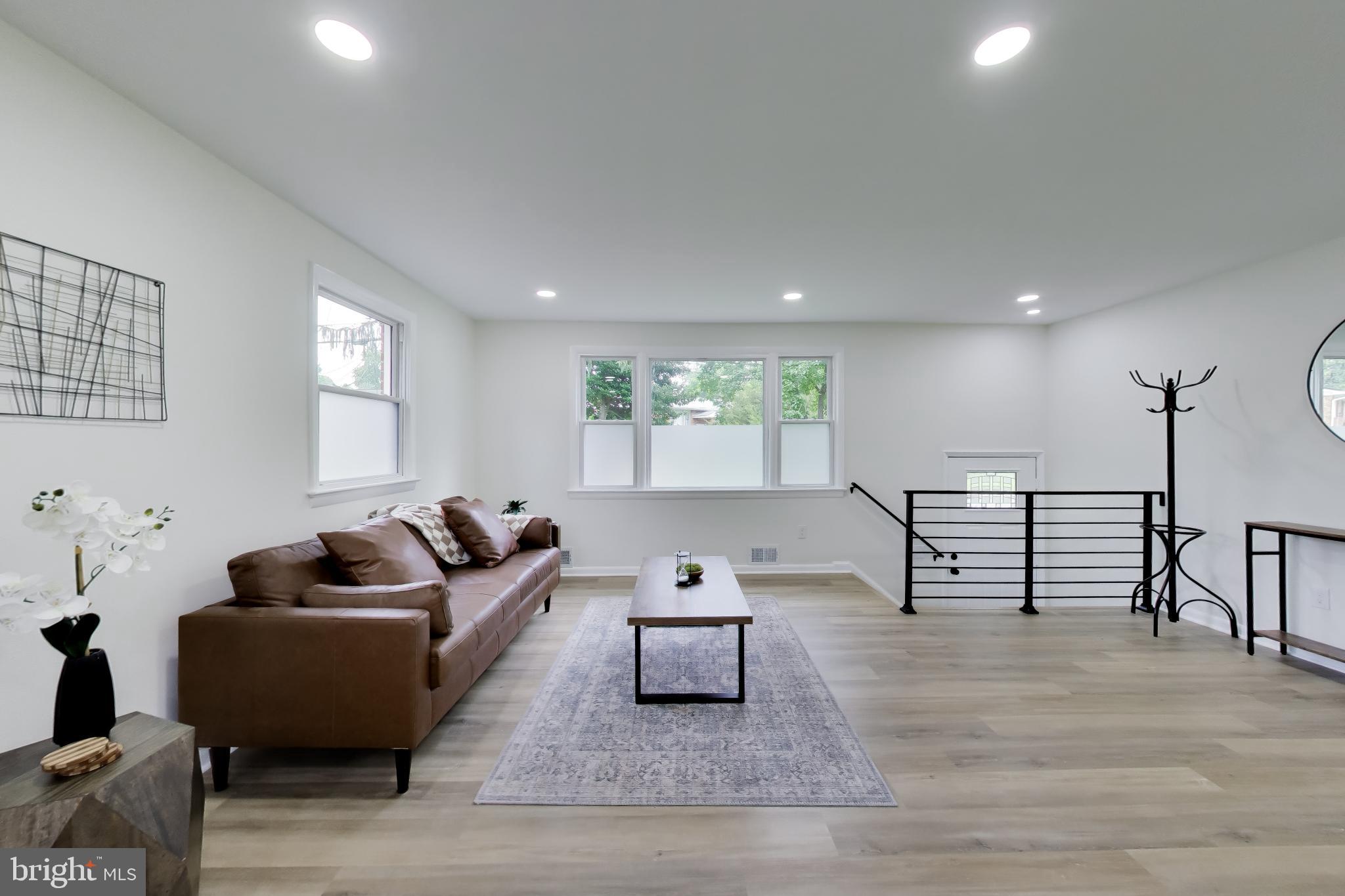 CRESTVIEW MANOR - Residential