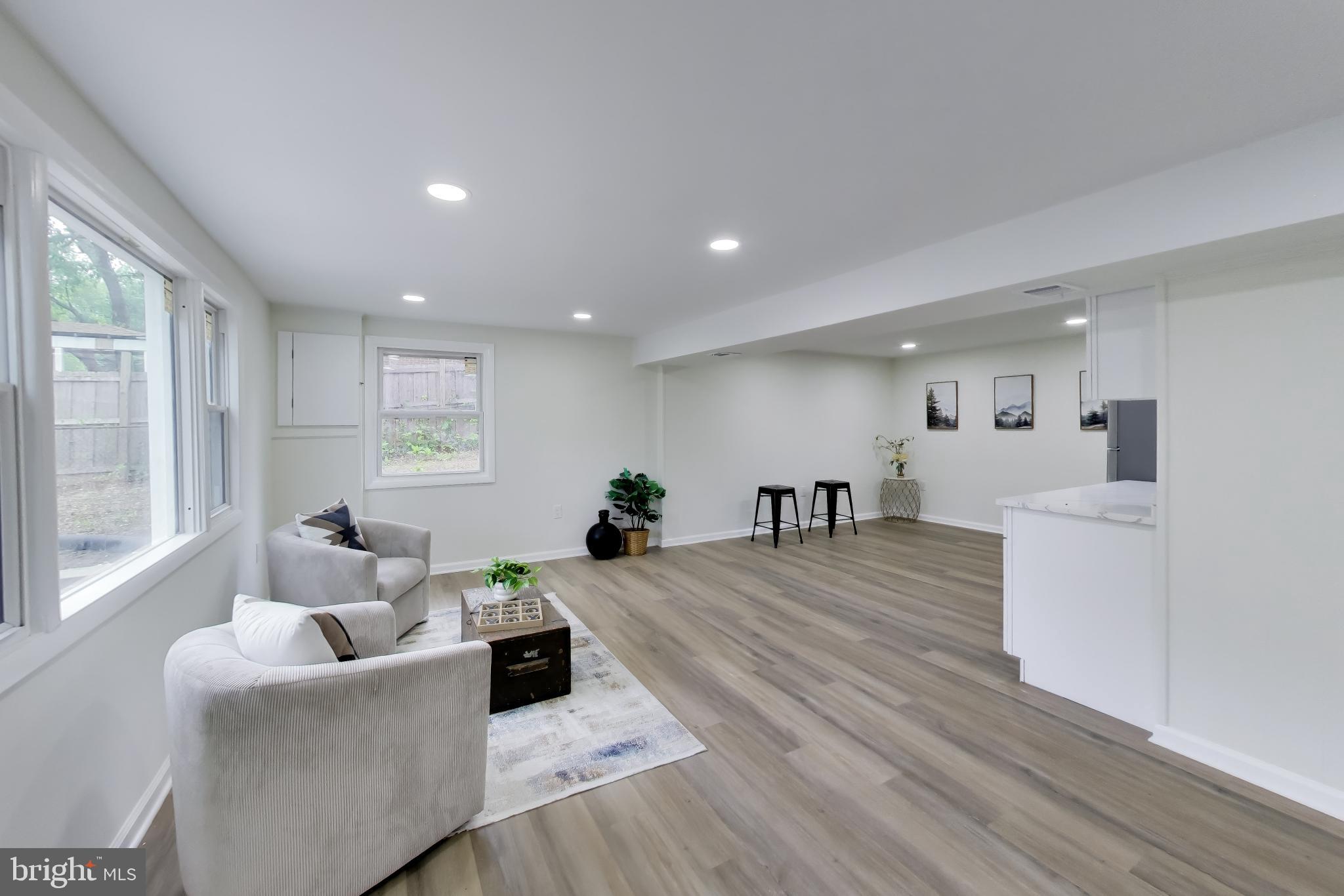 CRESTVIEW MANOR - Residential
