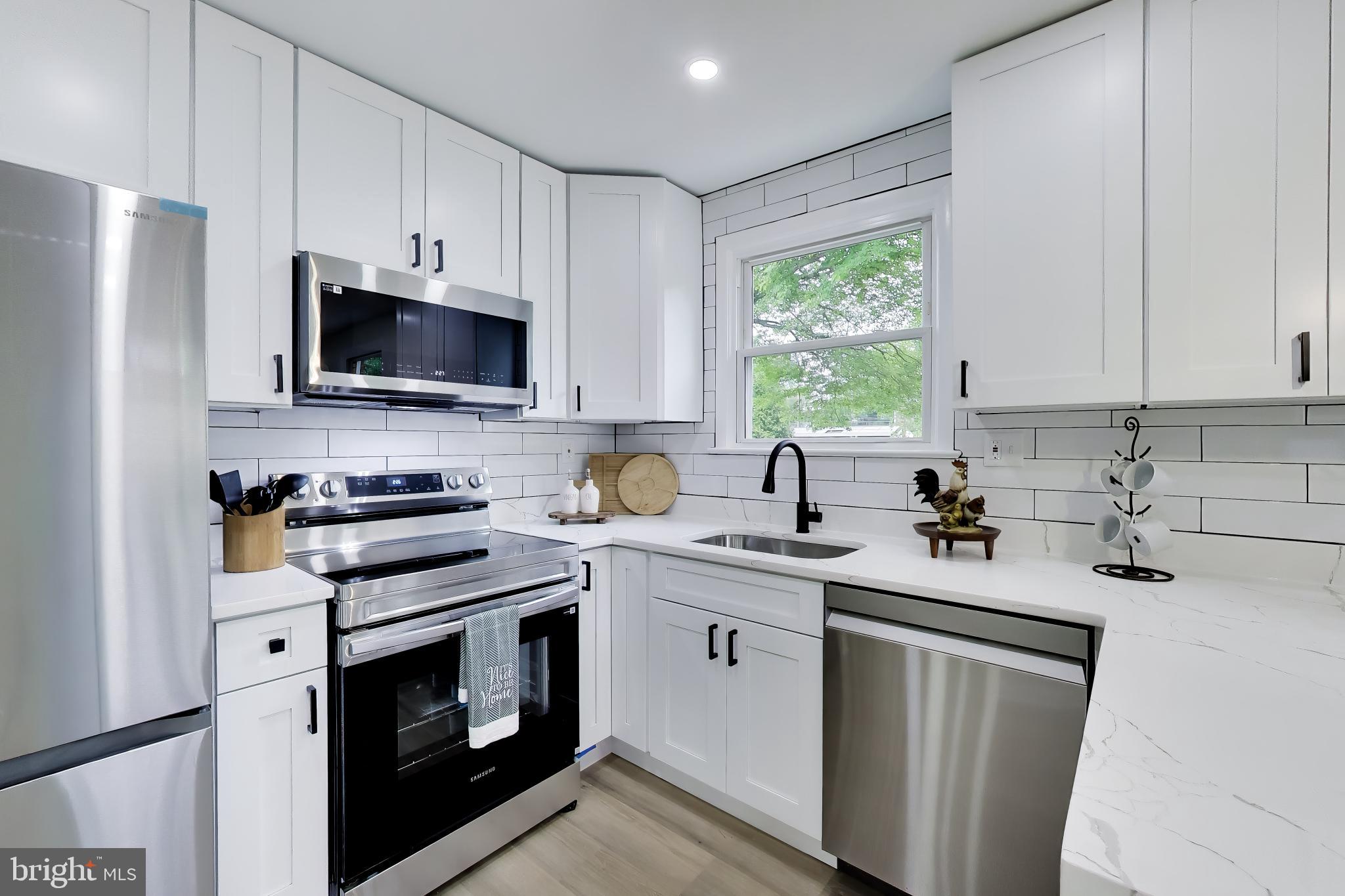 CRESTVIEW MANOR - Residential
