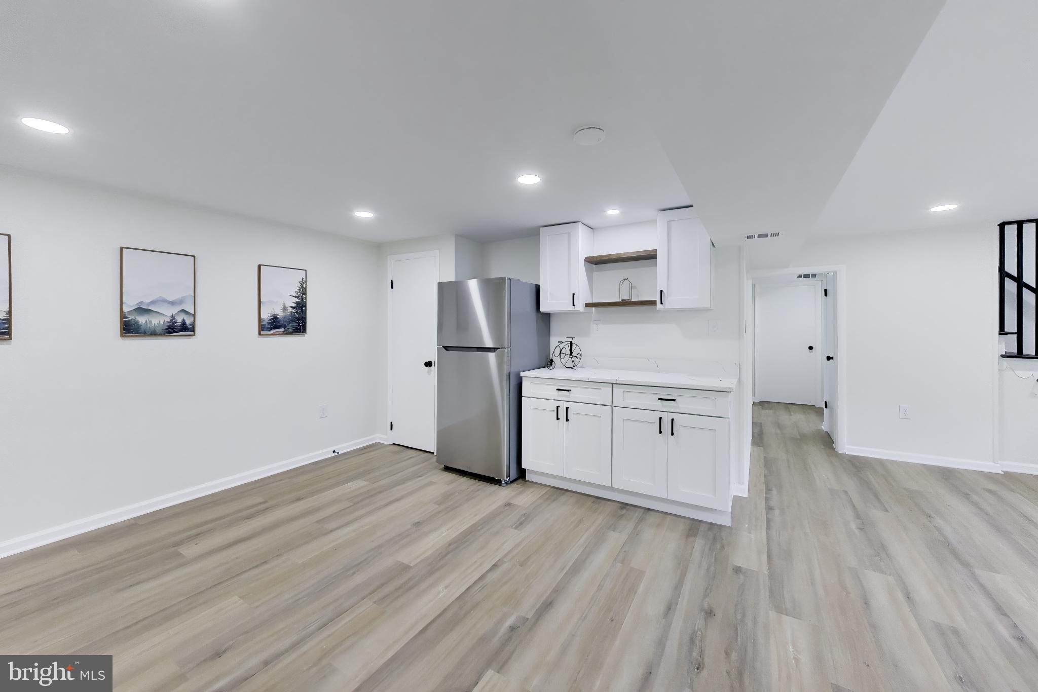 CRESTVIEW MANOR - Residential
