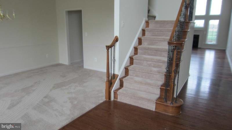 MARTINSBURG STATION - Residential