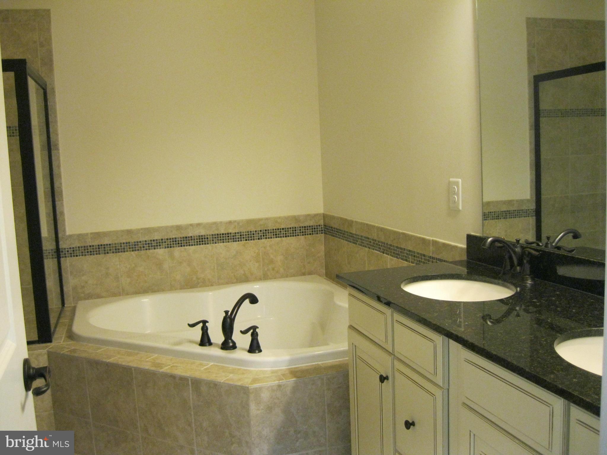 HEATHCOTE COMMONS - Residential Lease