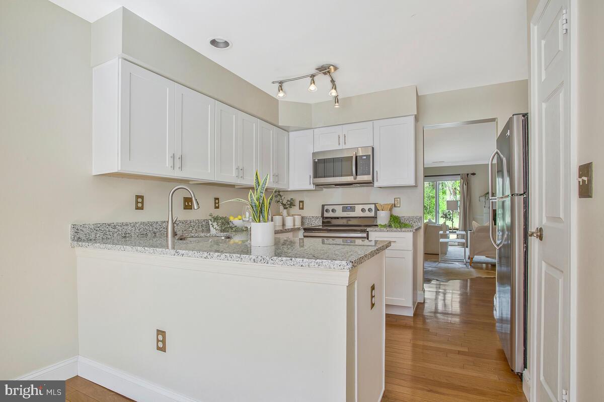 HUNT MEADOW - Residential