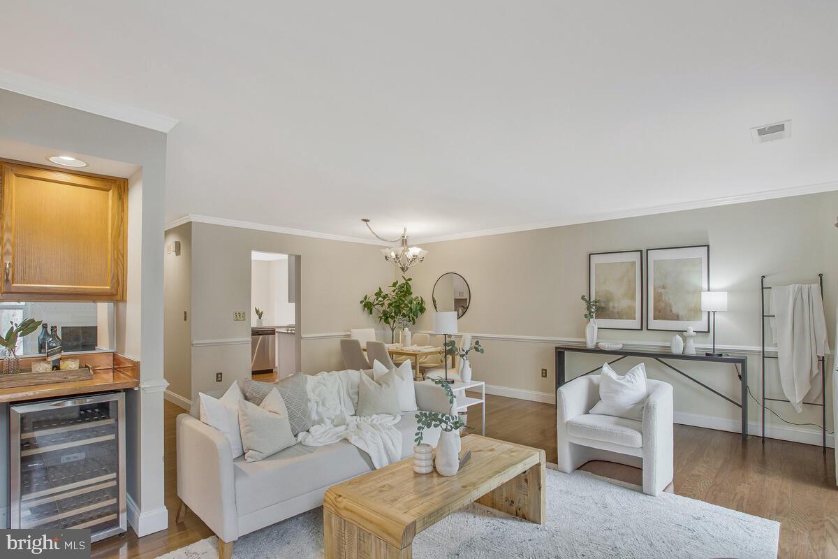 HUNT MEADOW - Residential