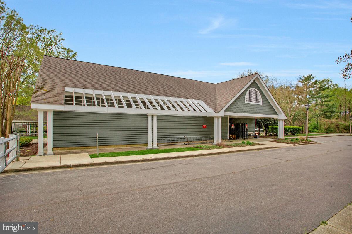 HUNT MEADOW - Residential