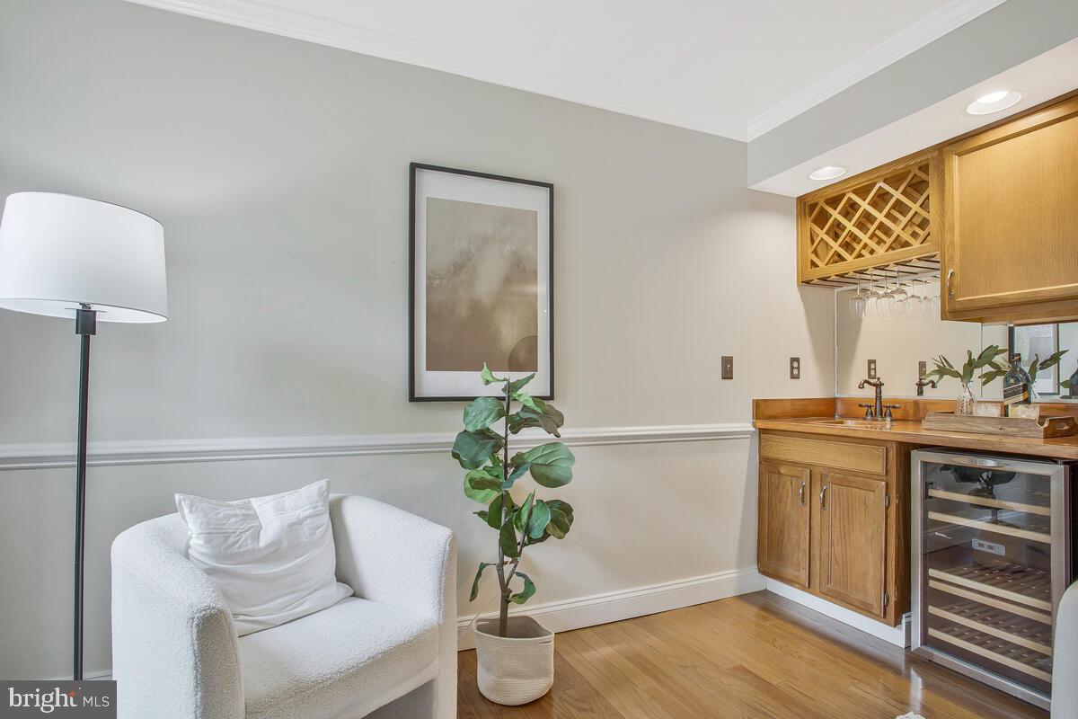 HUNT MEADOW - Residential