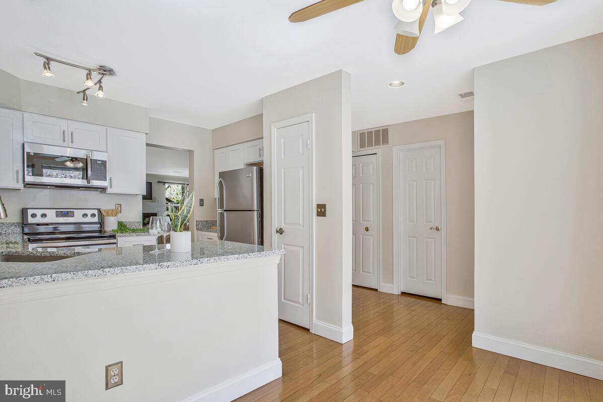 HUNT MEADOW - Residential