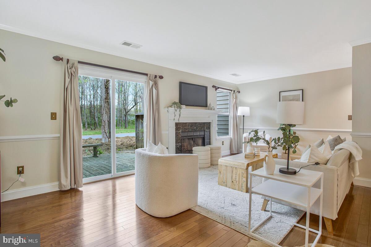 HUNT MEADOW - Residential