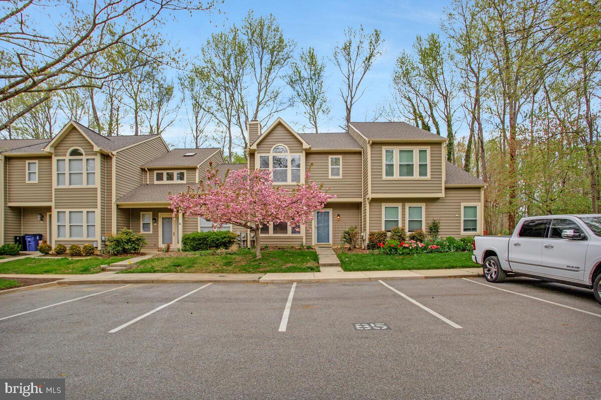 HUNT MEADOW - Residential