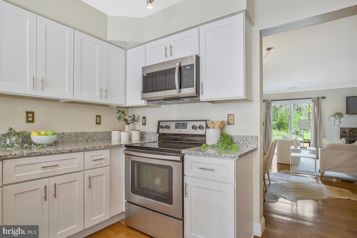 HUNT MEADOW - Residential