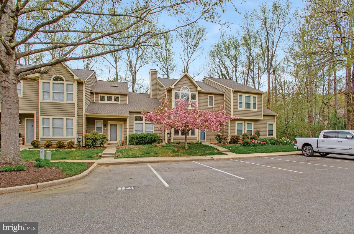 HUNT MEADOW - Residential