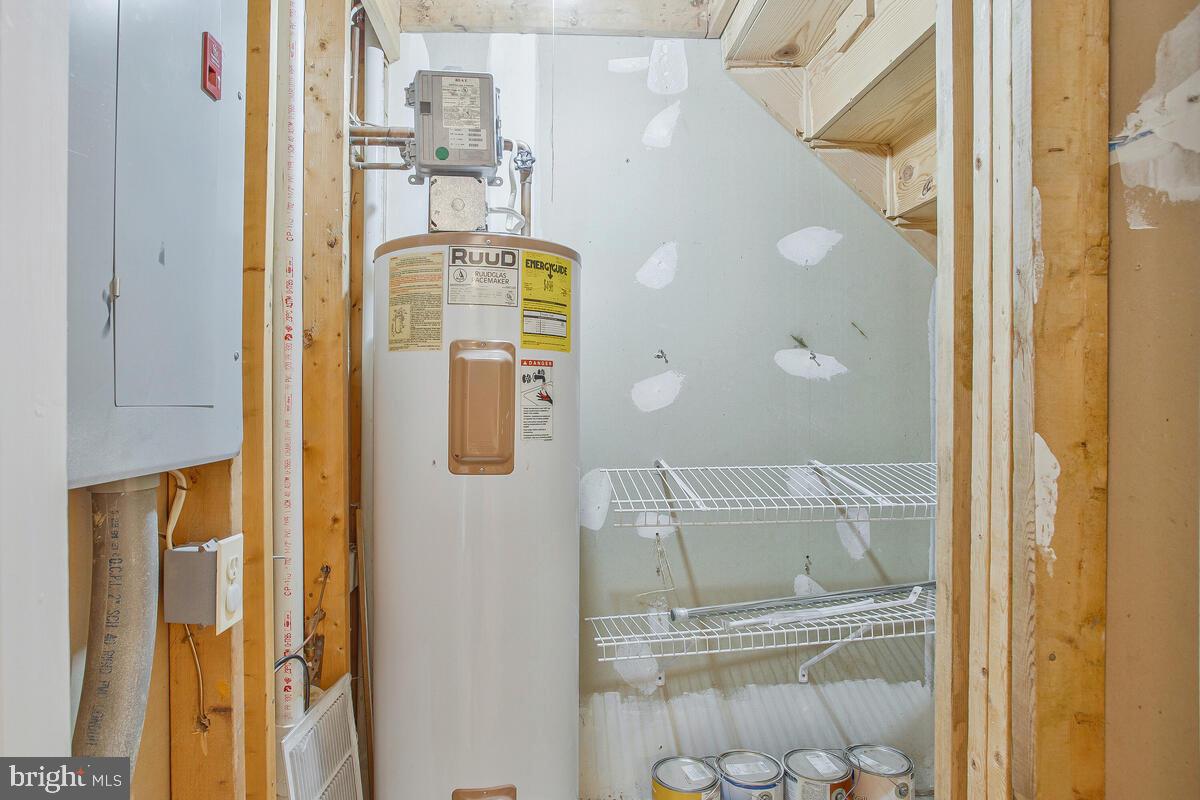 HUNT MEADOW - Residential