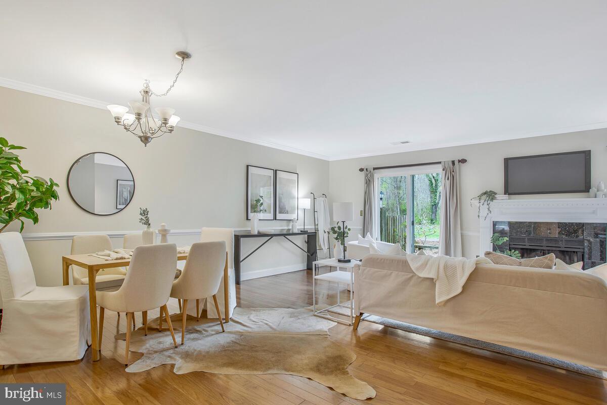 HUNT MEADOW - Residential