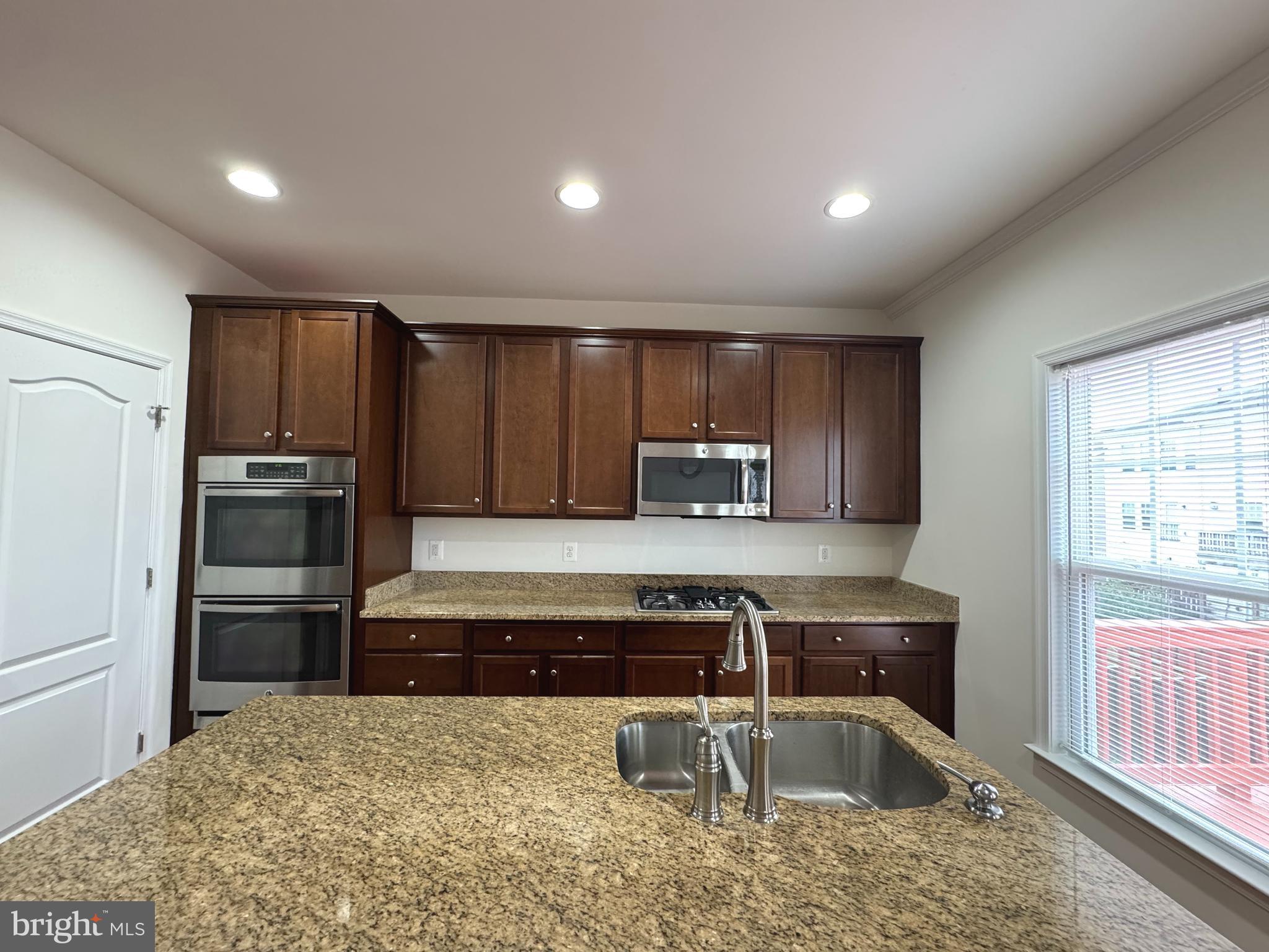 STONE RIDGE SOUTH - Residential Lease