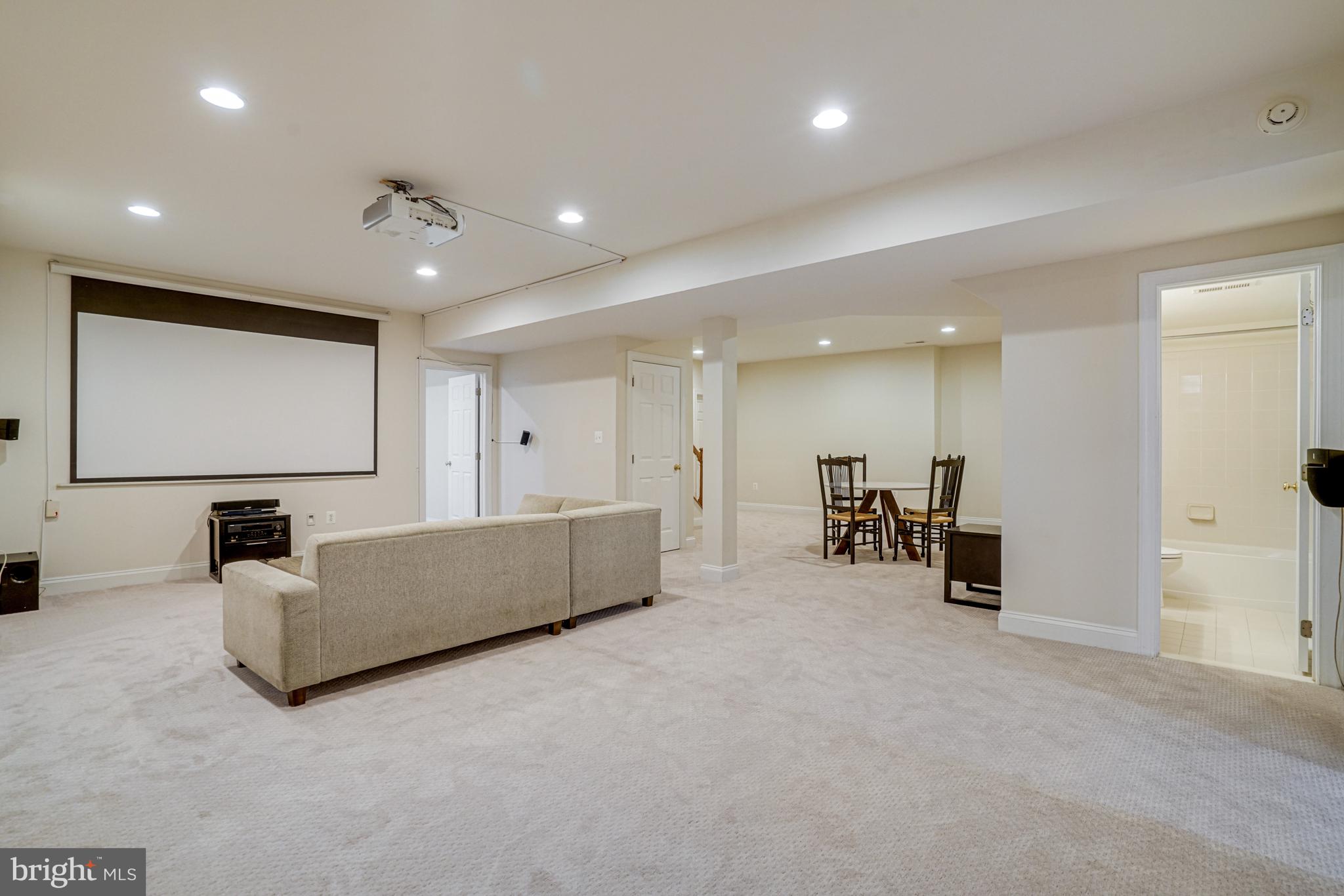 WINSTEAD MANOR - Residential