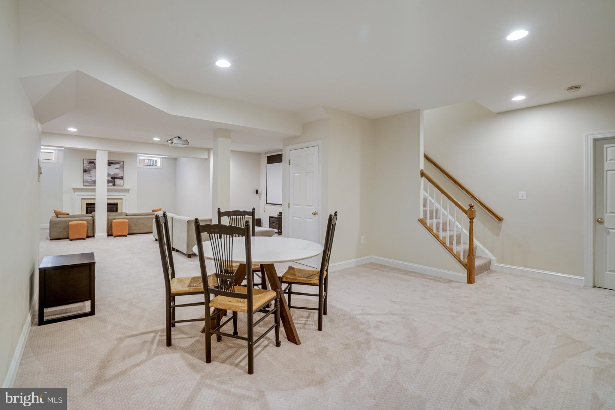 WINSTEAD MANOR - Residential