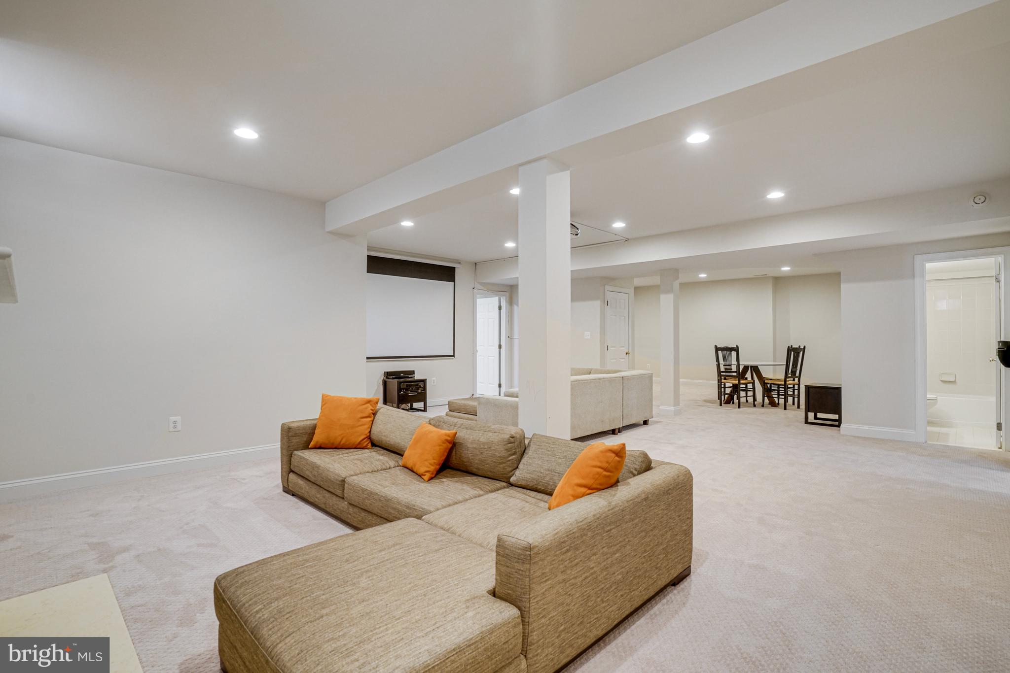 WINSTEAD MANOR - Residential