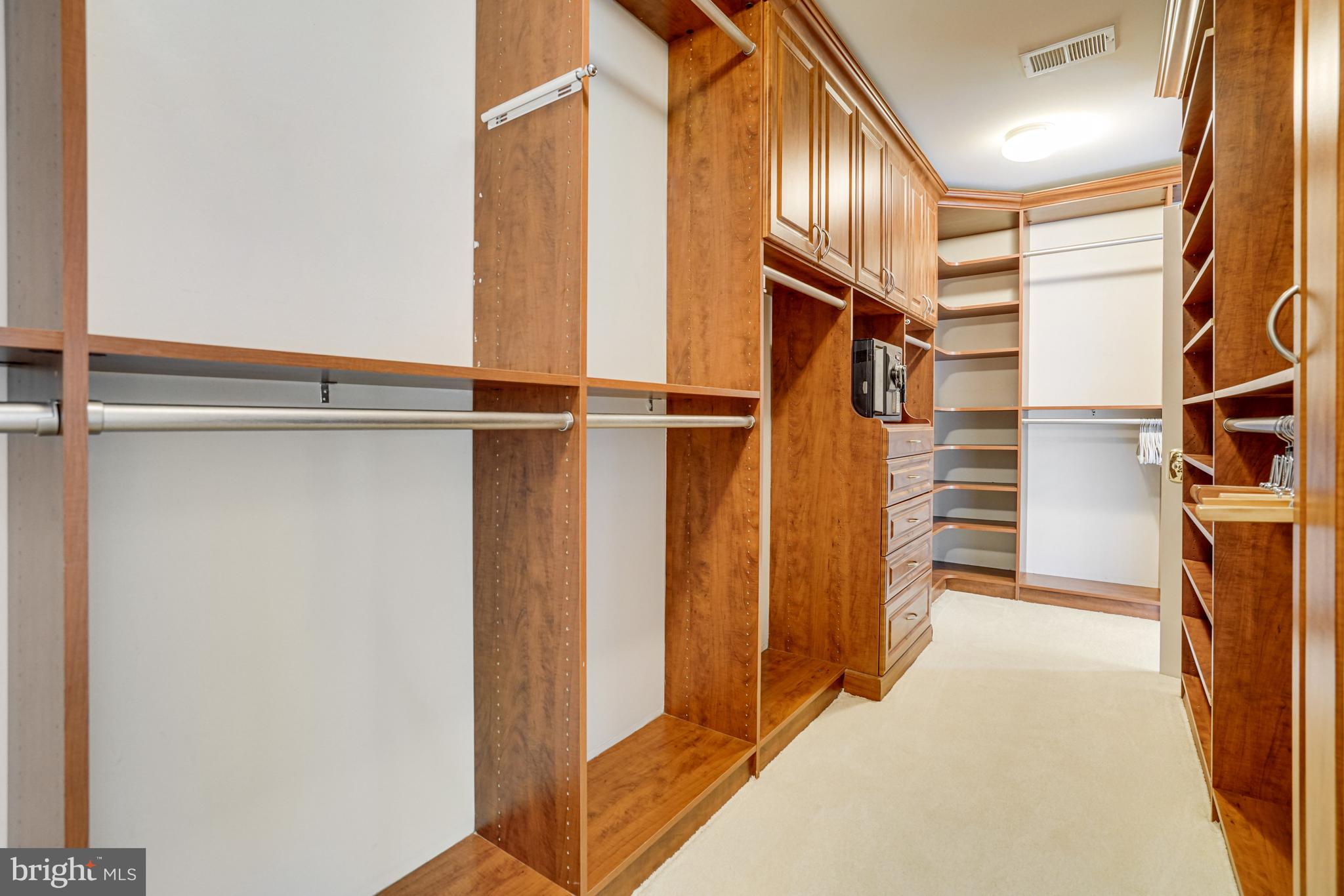 WINSTEAD MANOR - Residential