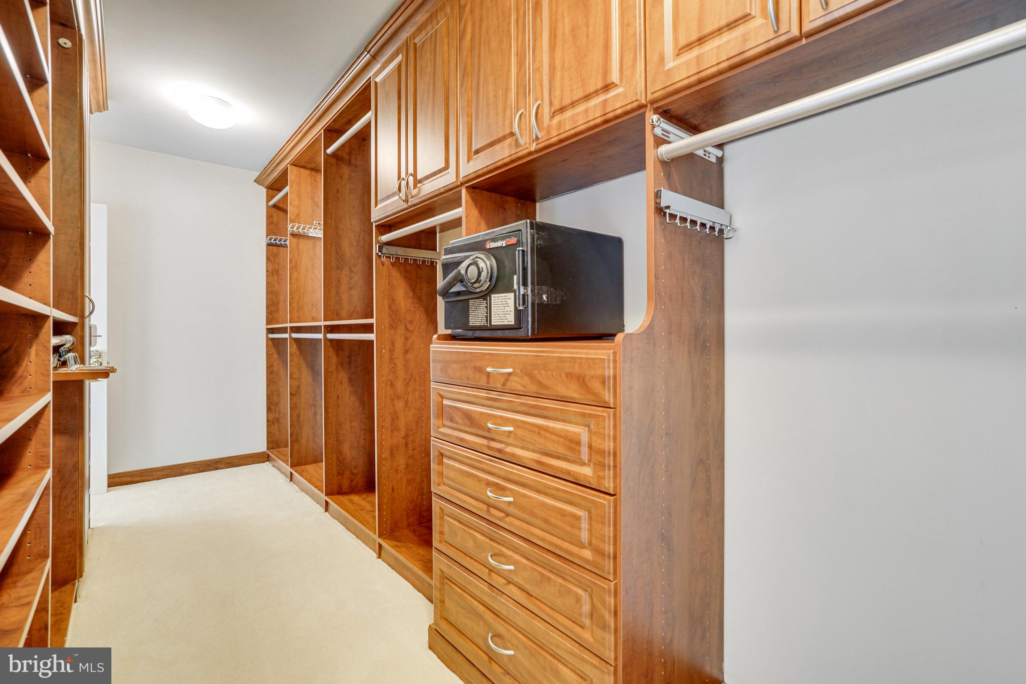 WINSTEAD MANOR - Residential