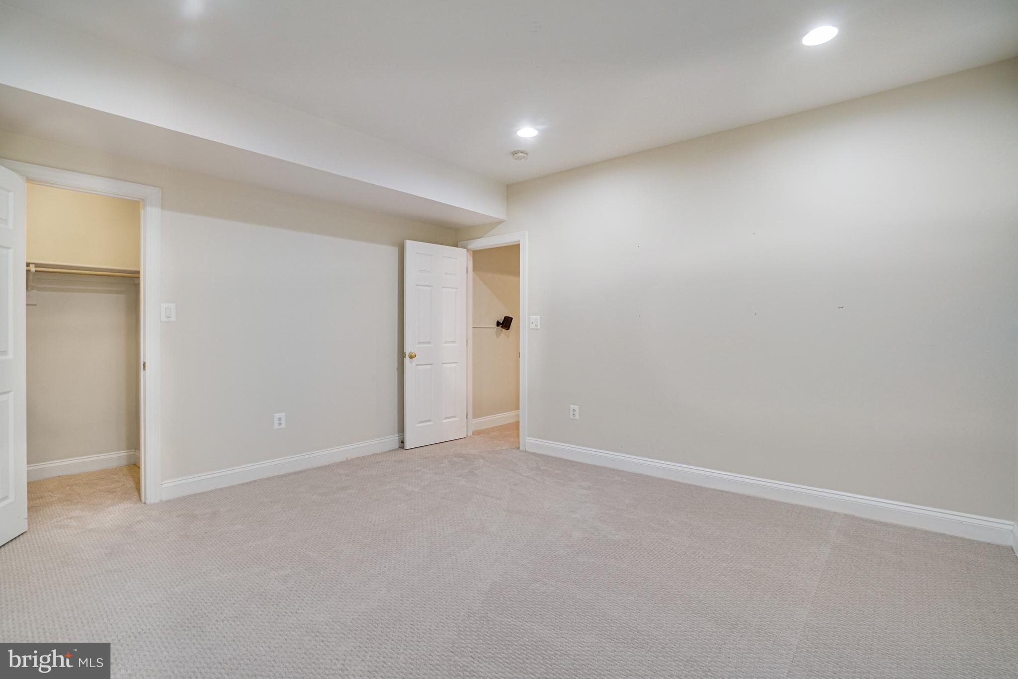 WINSTEAD MANOR - Residential