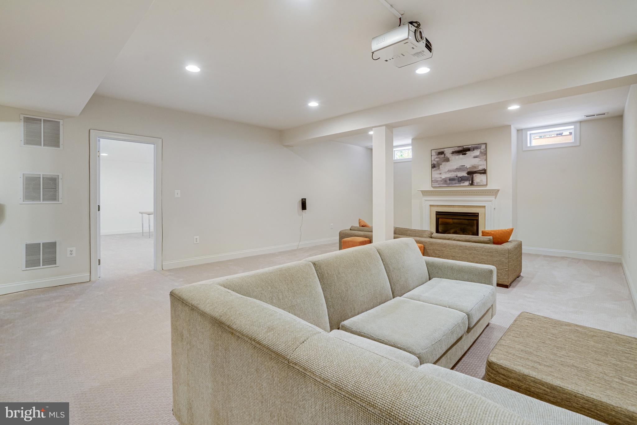 WINSTEAD MANOR - Residential