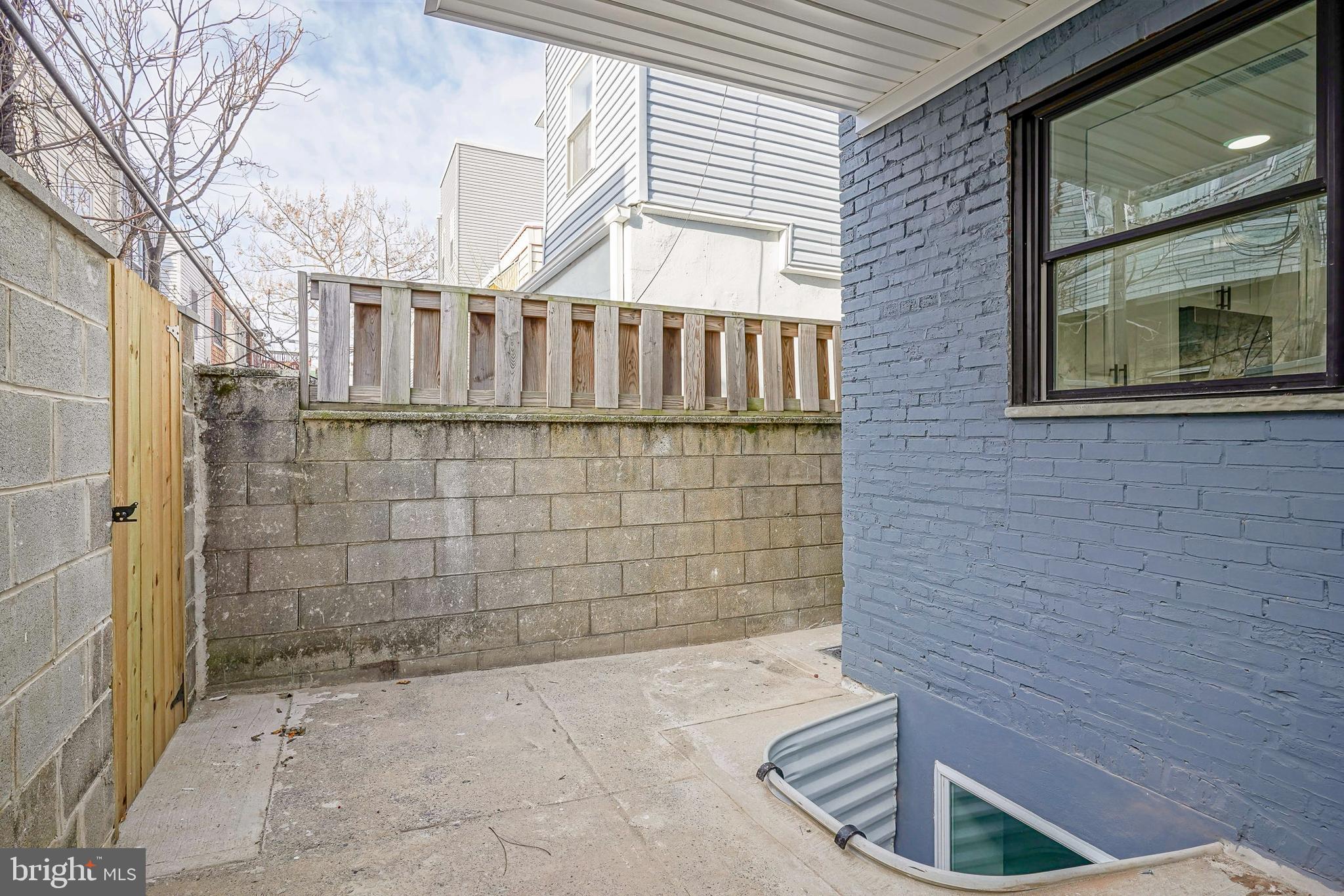 POINT BREEZE - Residential