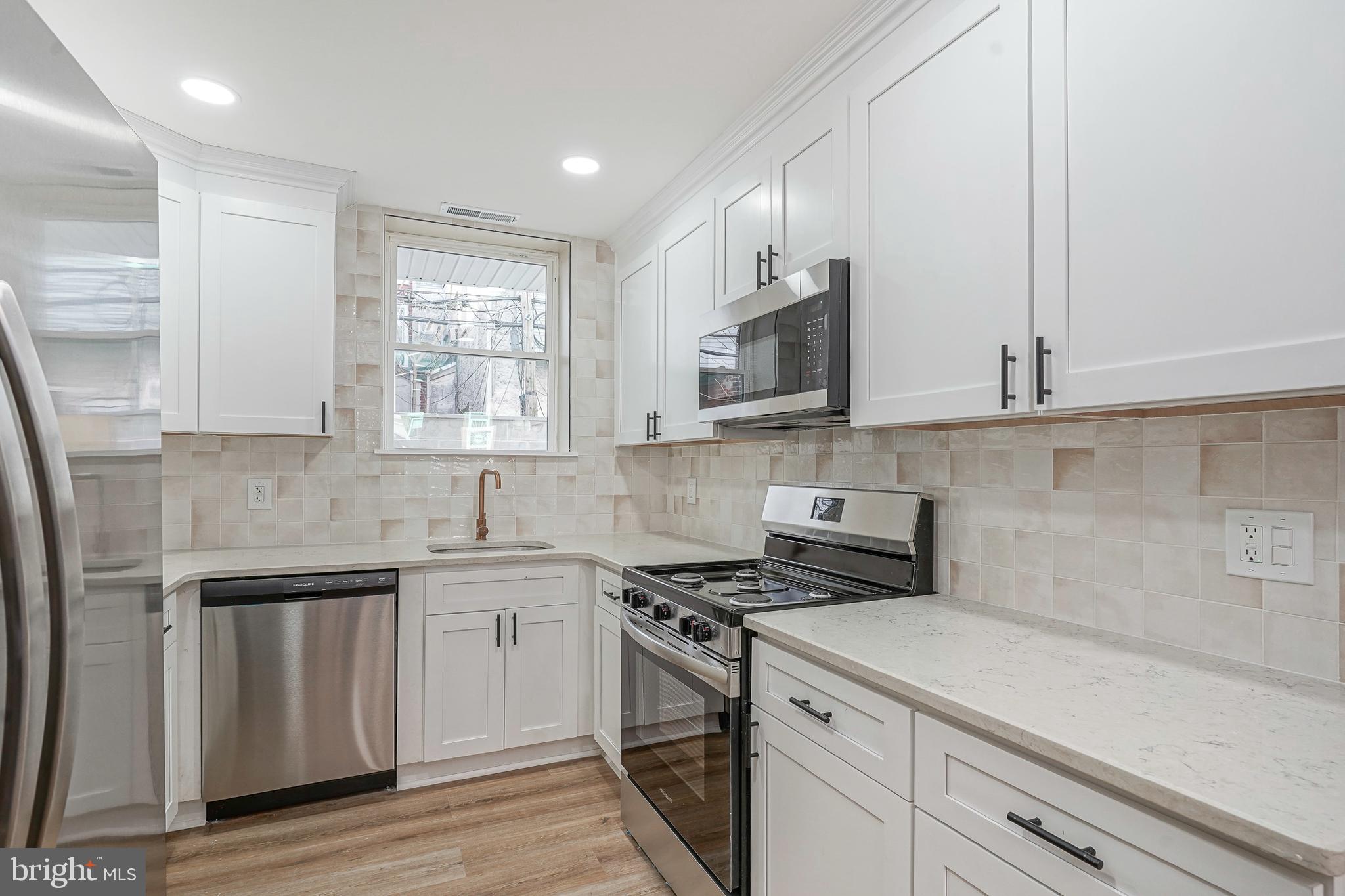 POINT BREEZE - Residential