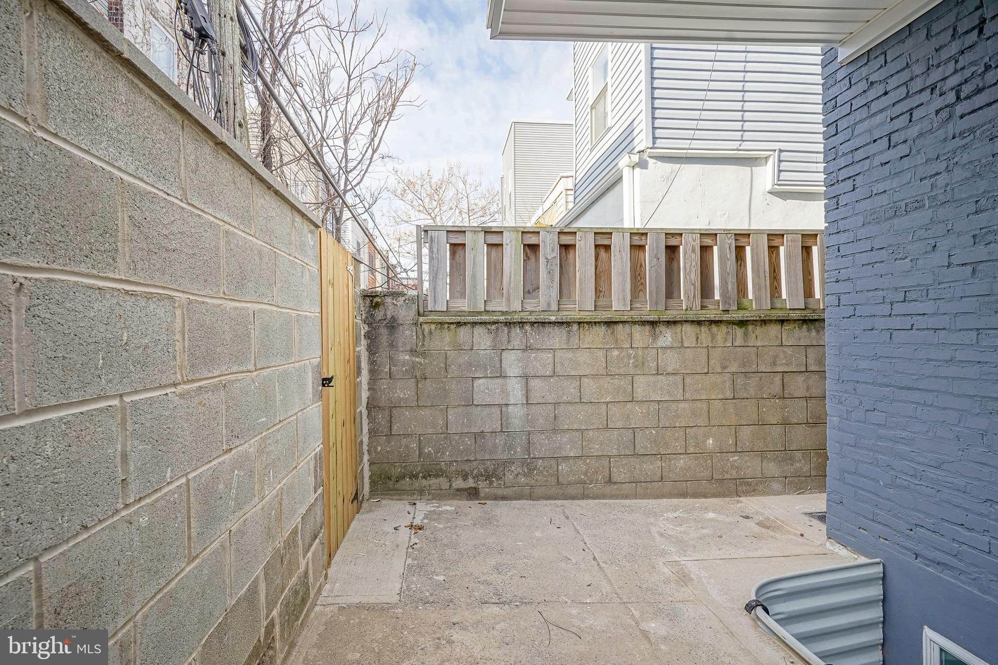 POINT BREEZE - Residential