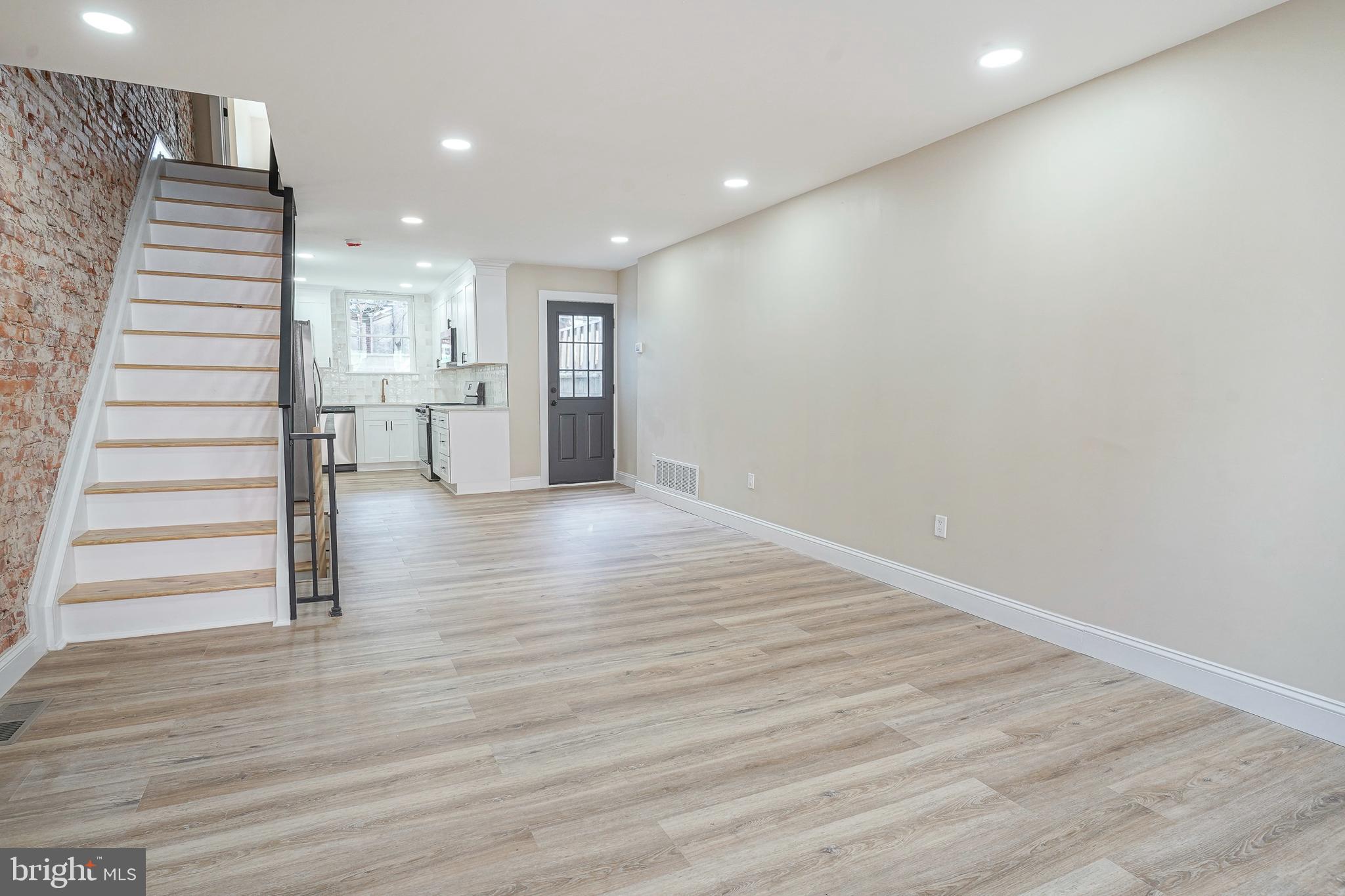 POINT BREEZE - Residential