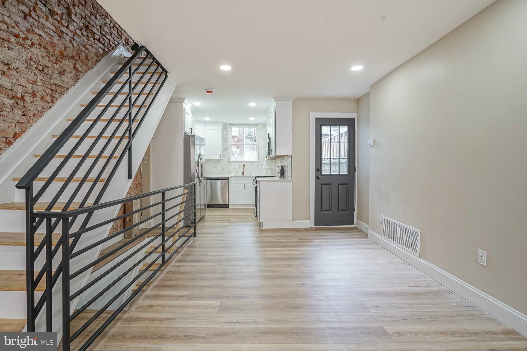 POINT BREEZE - Residential