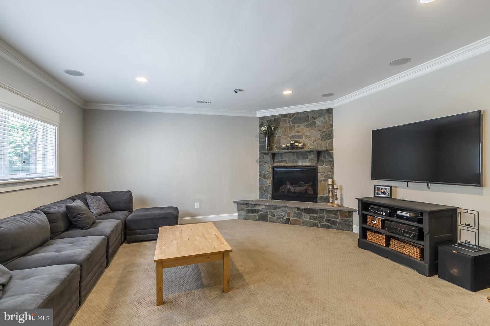 ARLINGTON - Residential