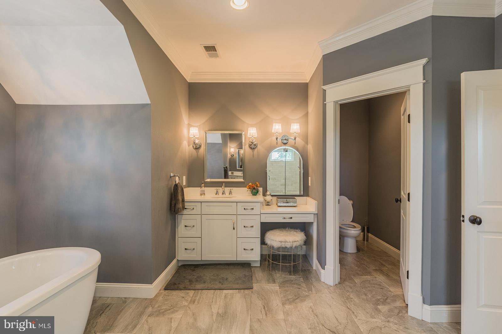 ARLINGTON - Residential