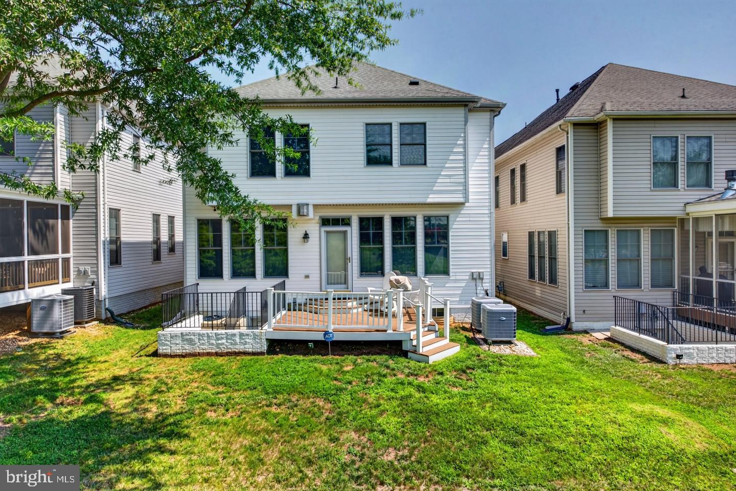 5694 TOWER HILL CIRCLE