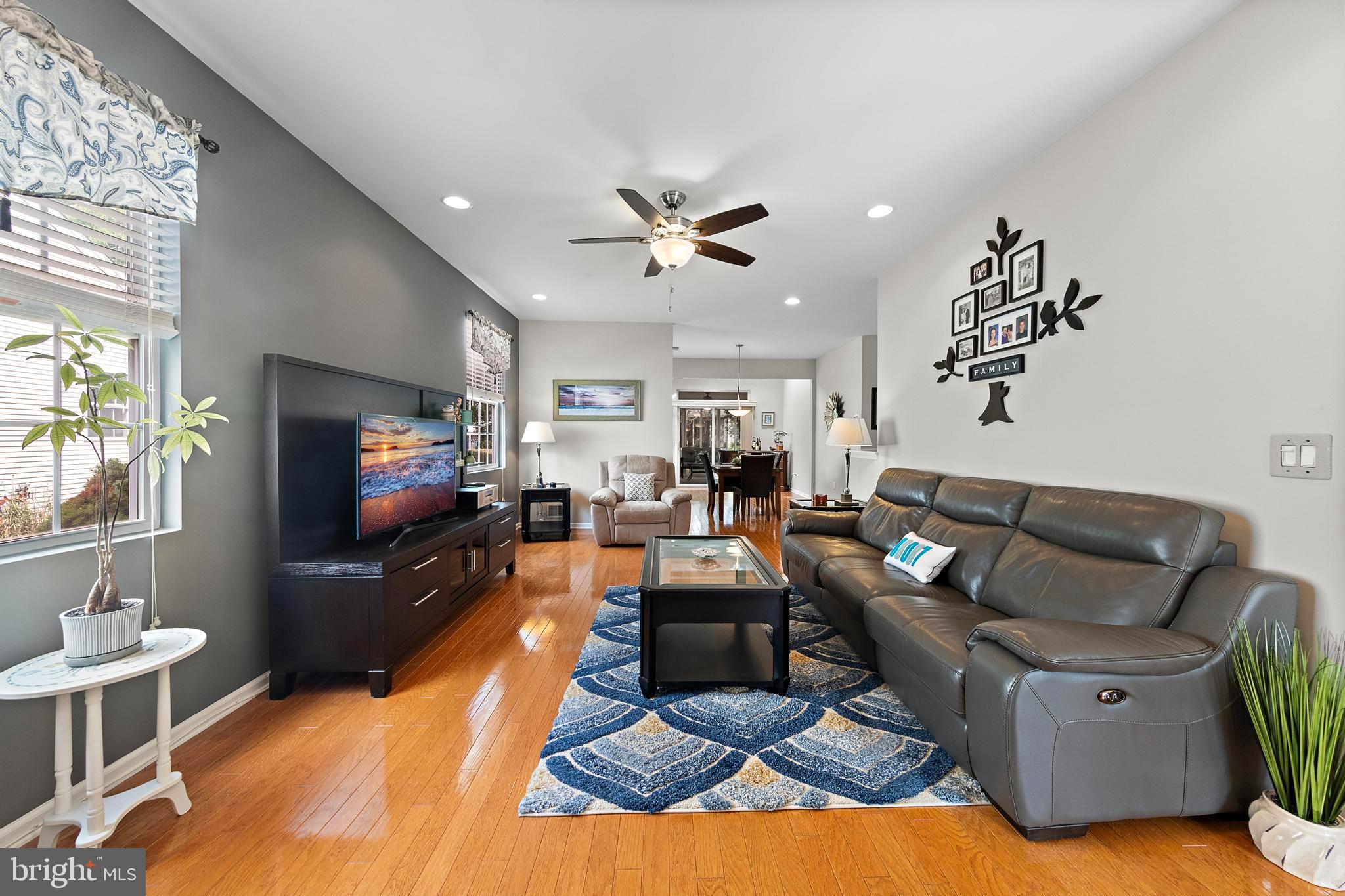 34 SUNRISE BAY BOULEVARD