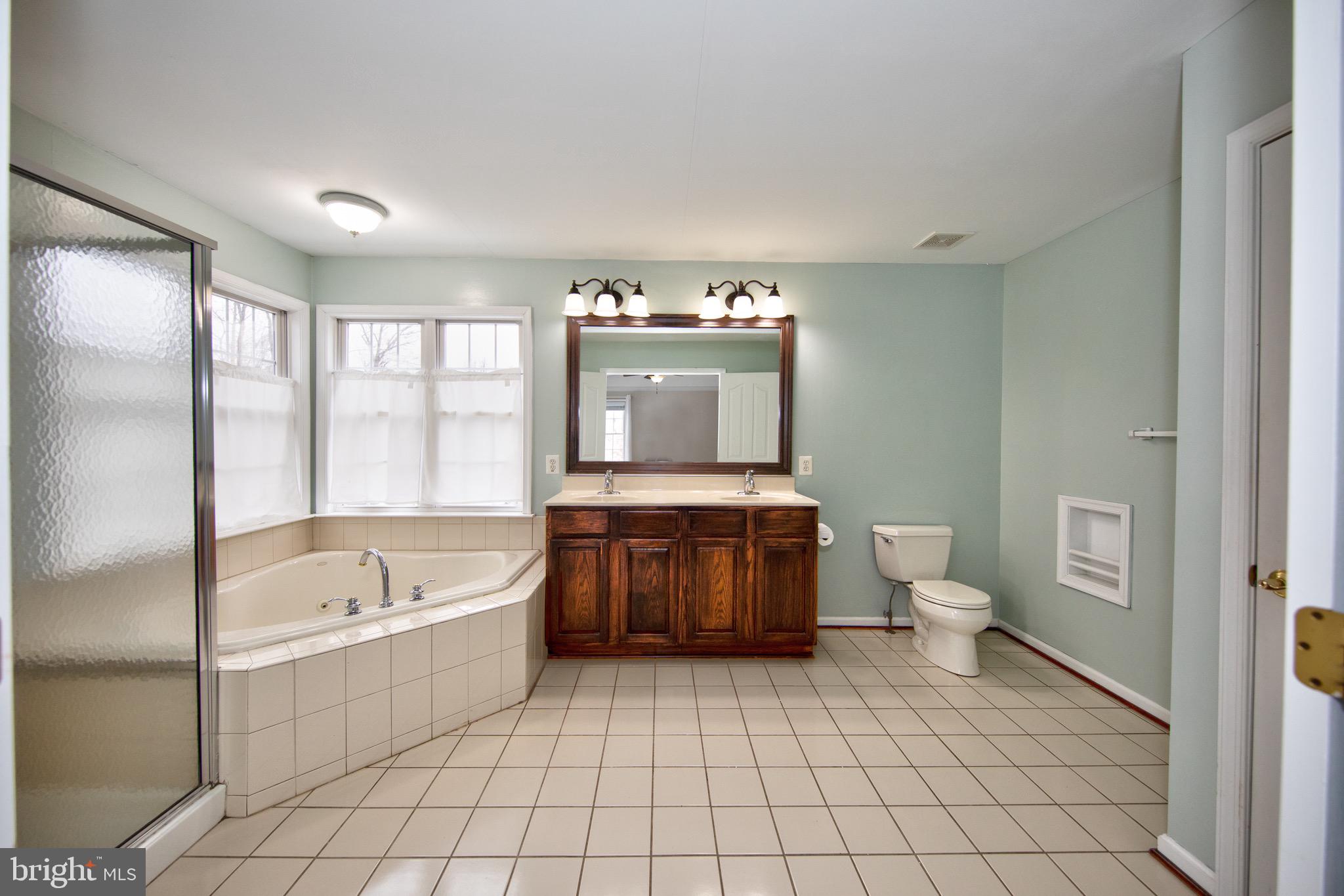 SEVEN TRAILS - Residential