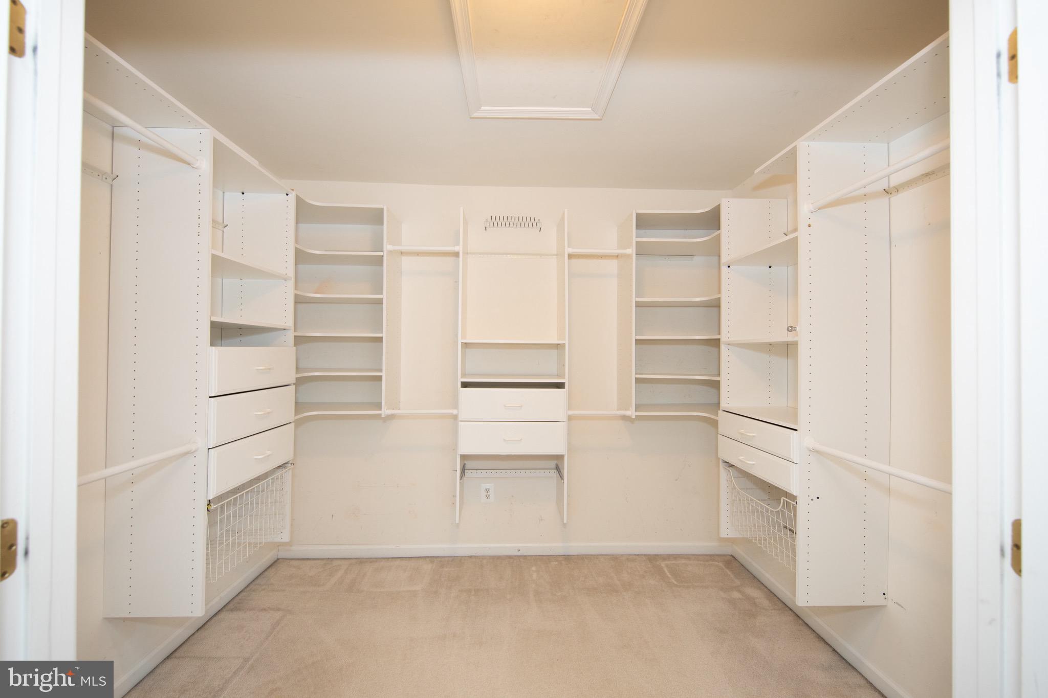 SEVEN TRAILS - Residential