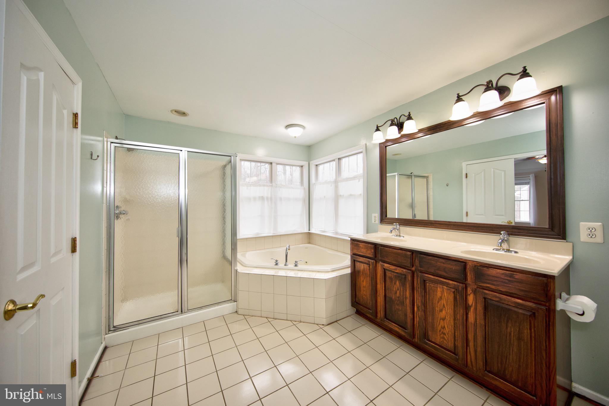 SEVEN TRAILS - Residential