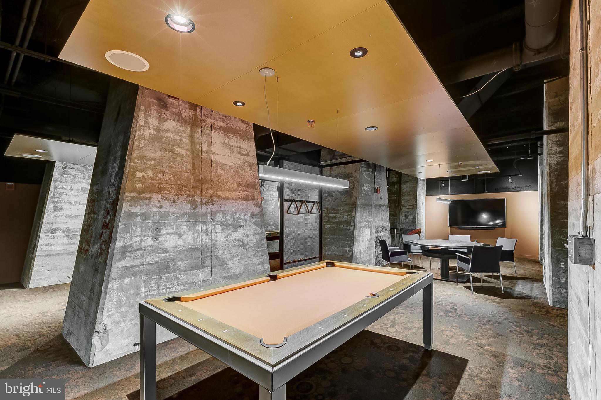 LOCUST POINT - Residential