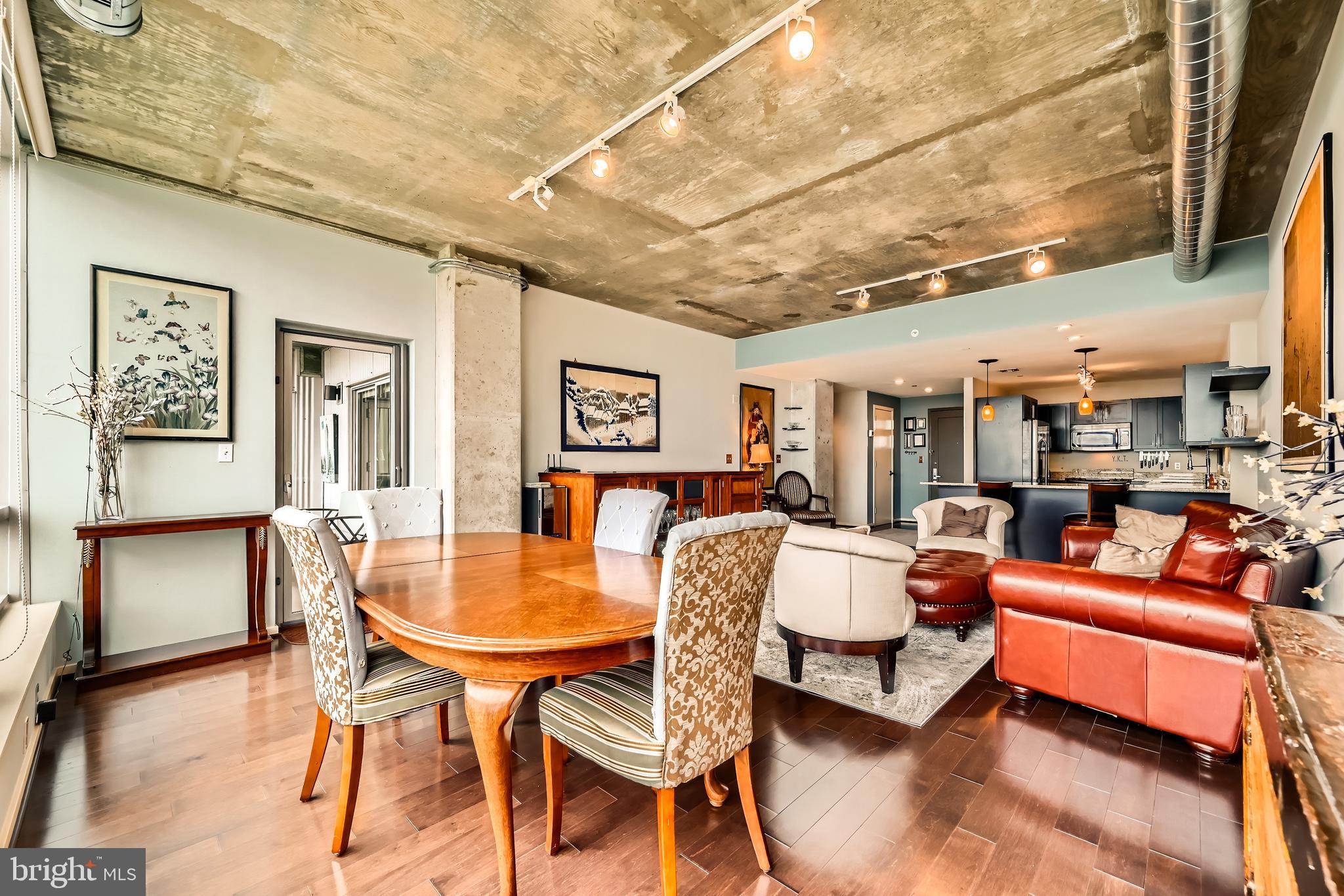 LOCUST POINT - Residential