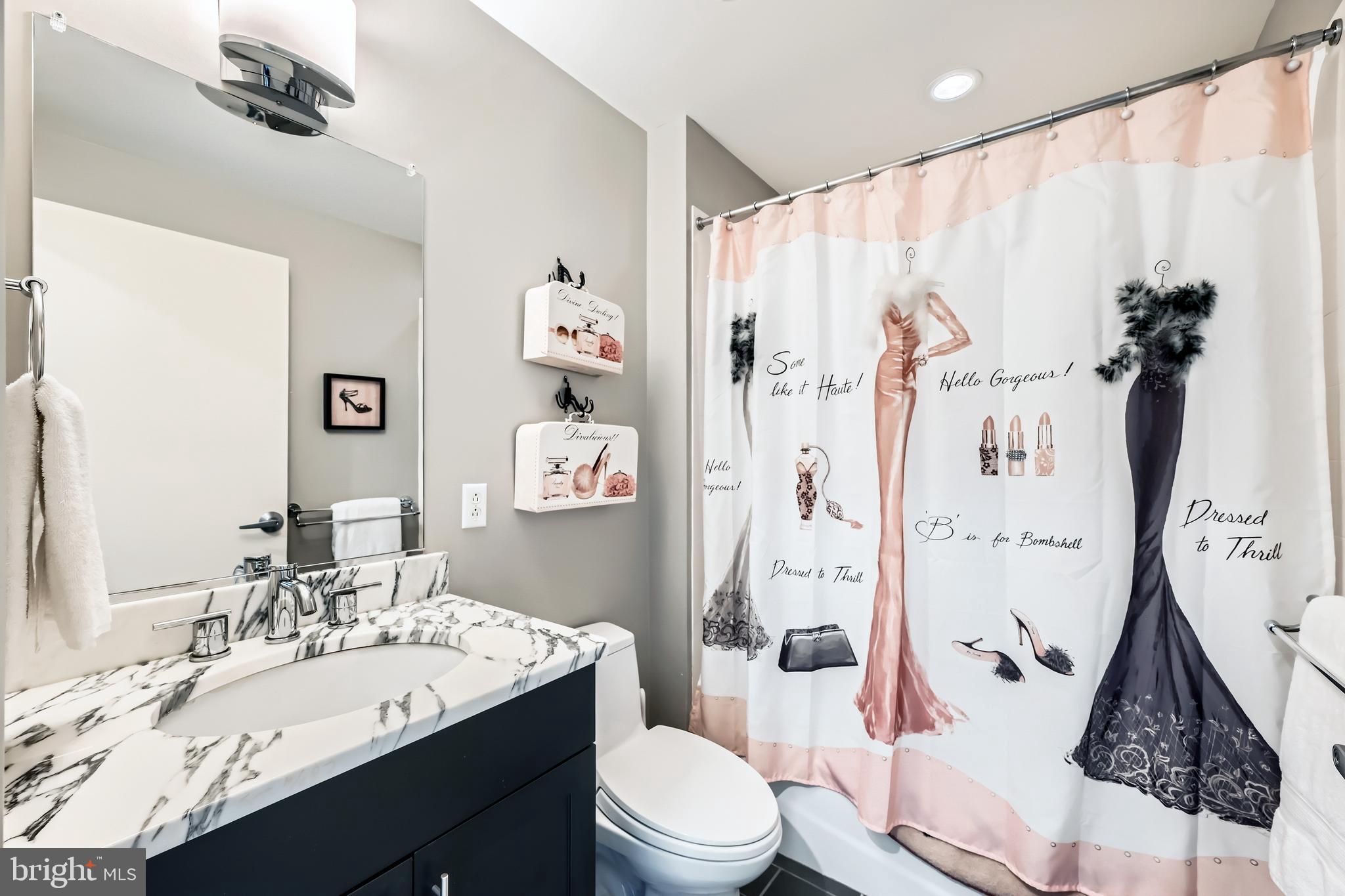 LOCUST POINT - Residential