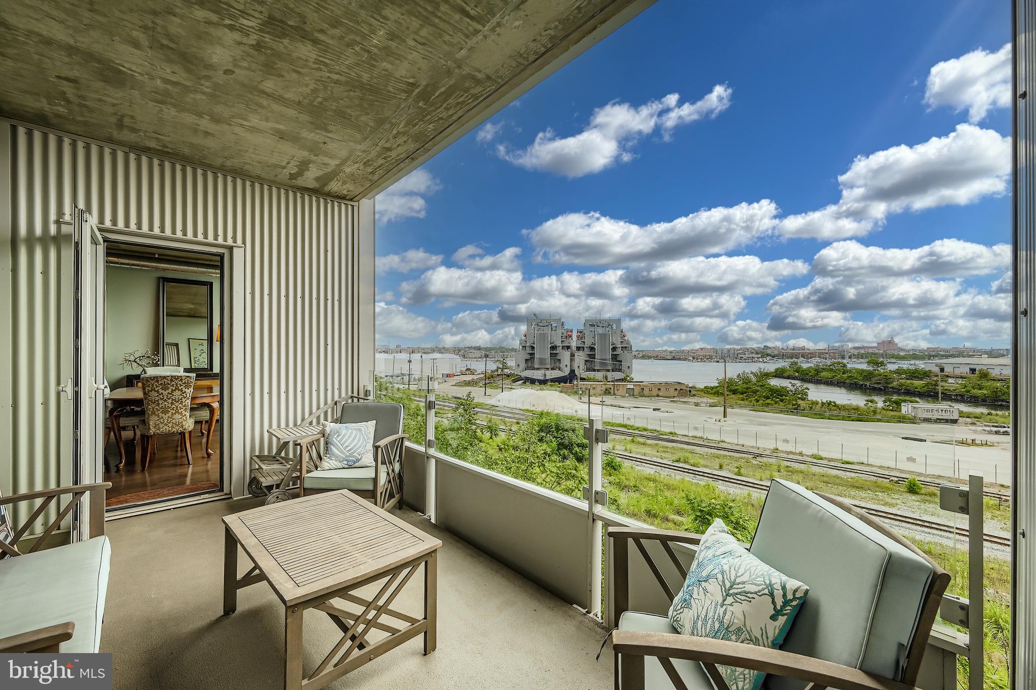 LOCUST POINT - Residential