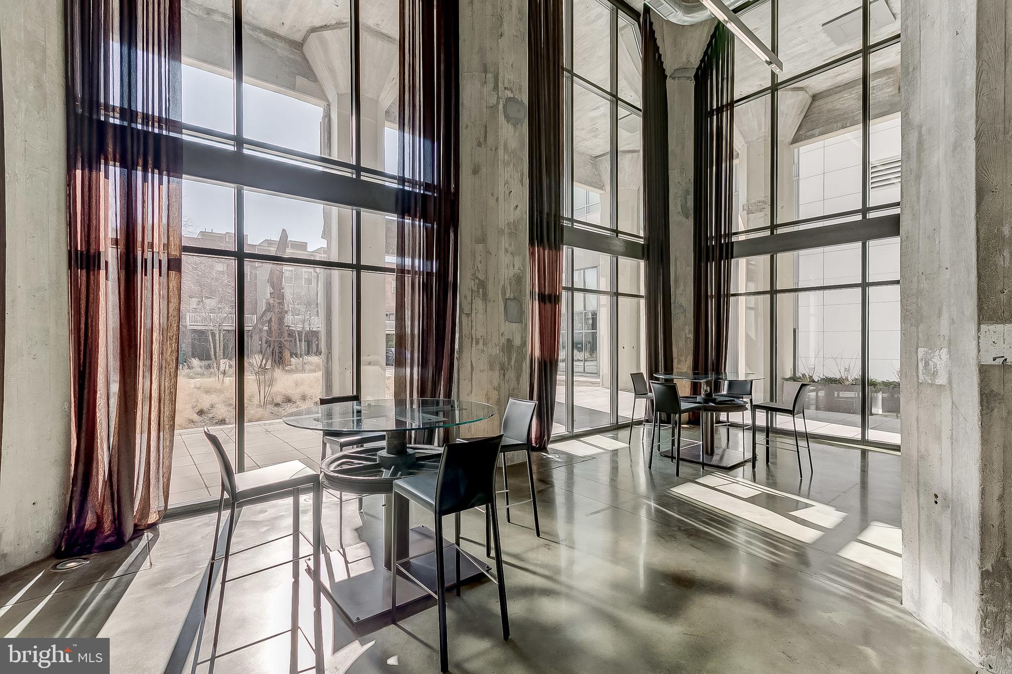 LOCUST POINT - Residential