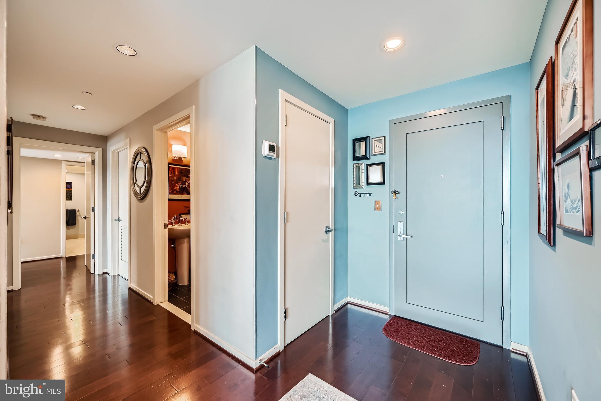 LOCUST POINT - Residential