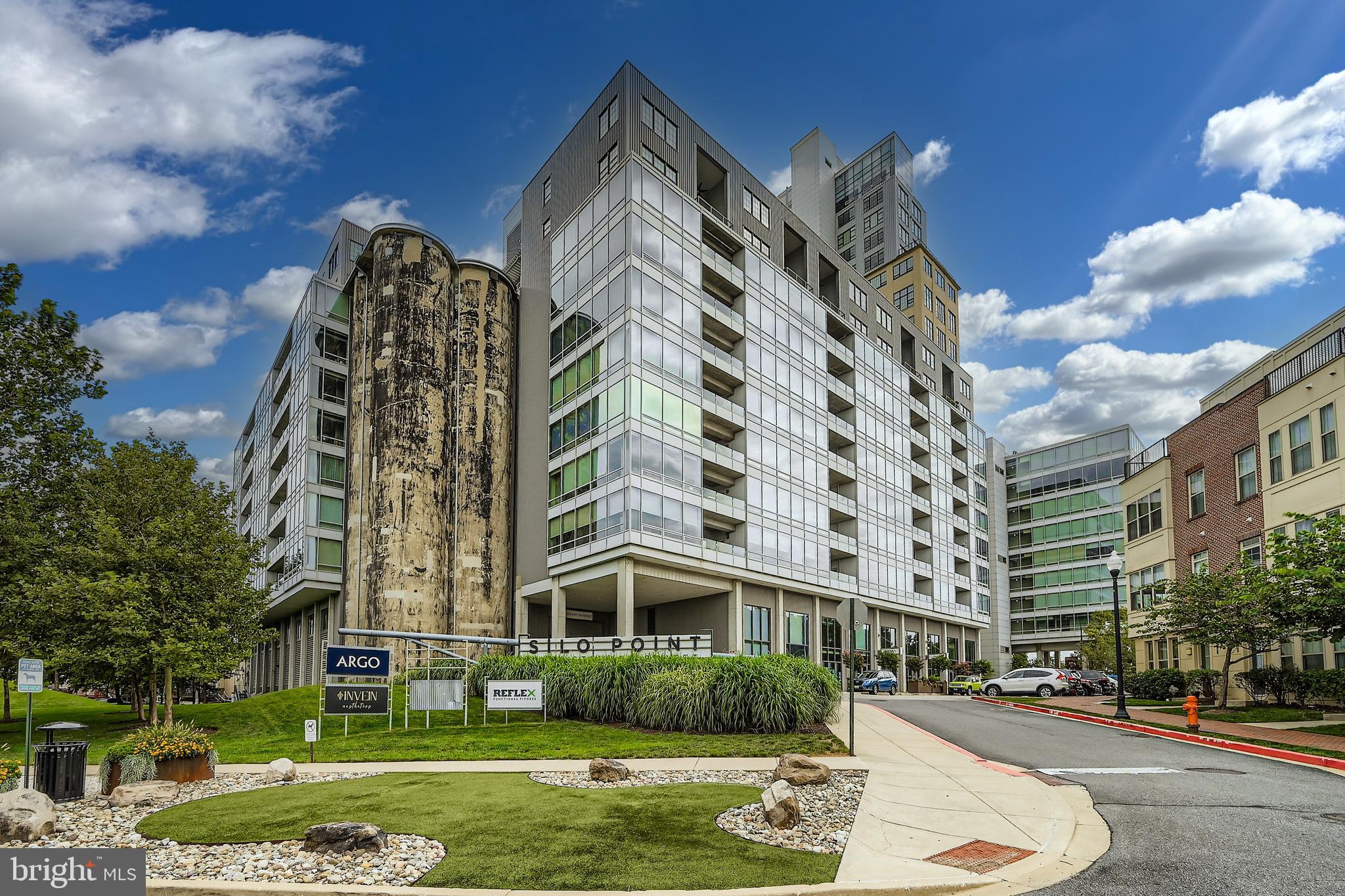 LOCUST POINT - Residential