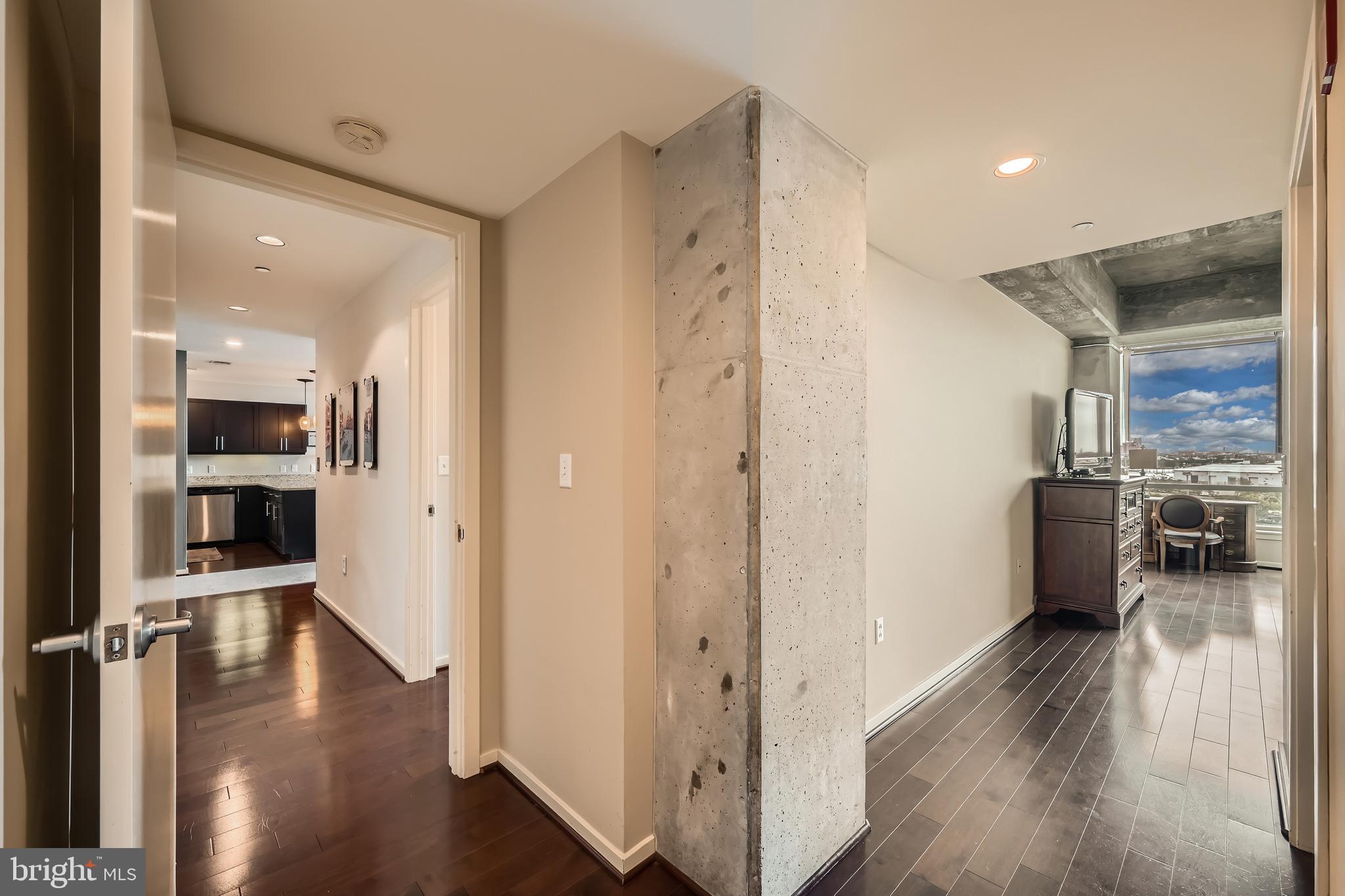 LOCUST POINT - Residential