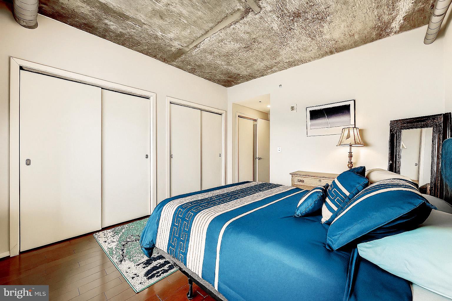 LOCUST POINT - Residential