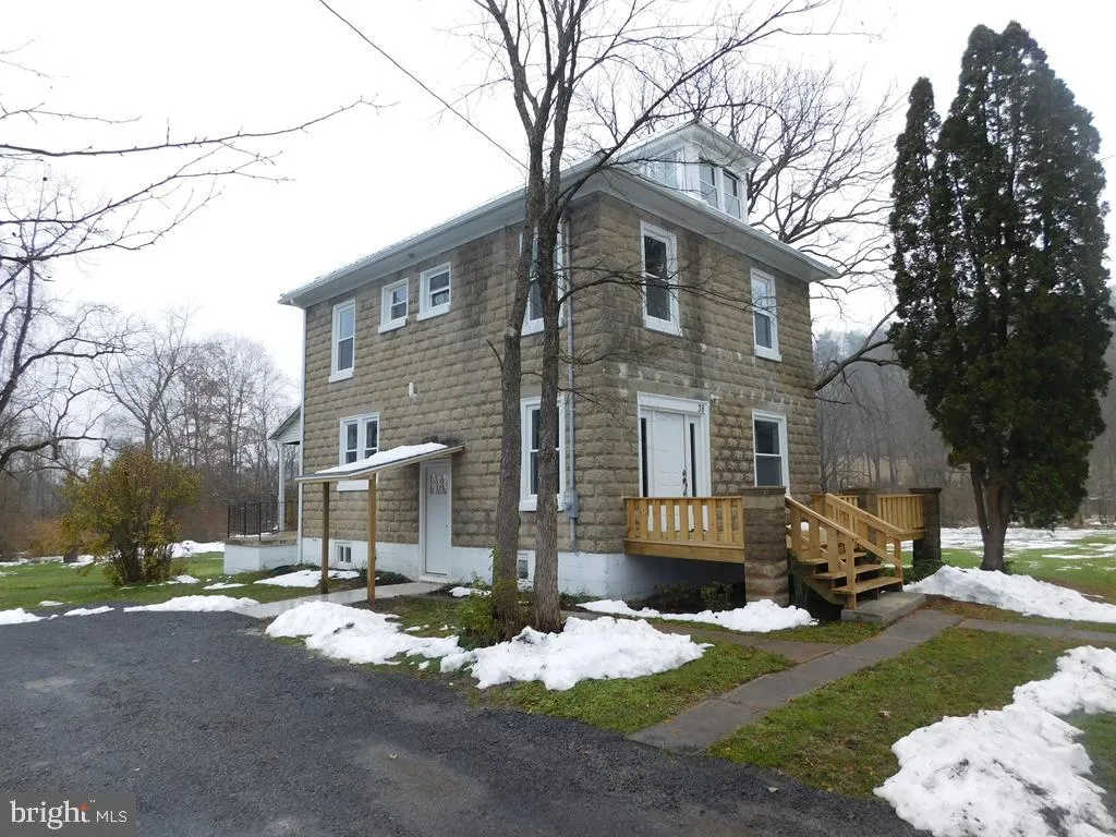 38 Shindel Road, McClure, PA 17841