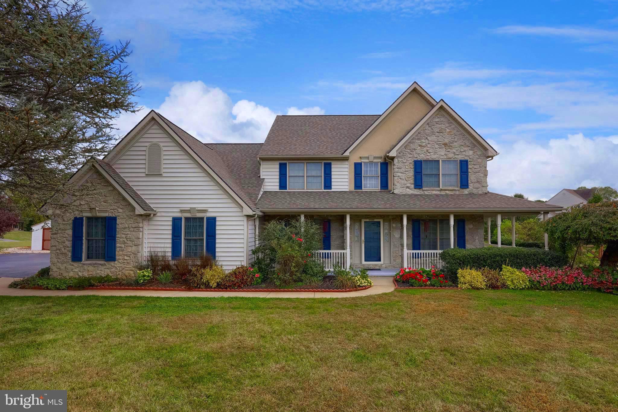 5788 GLEN OAKS DRIVE