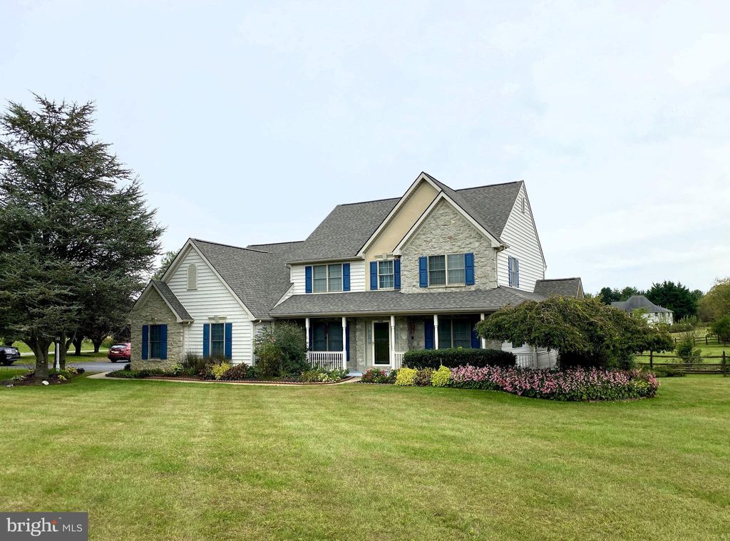 Photo of 5788 Glen Oaks Drive, NARVON, PA 17555 (MLS # PALA2077340)